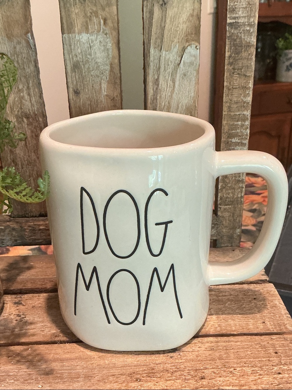 EUC - Rae Dunn DOG MOM Mug